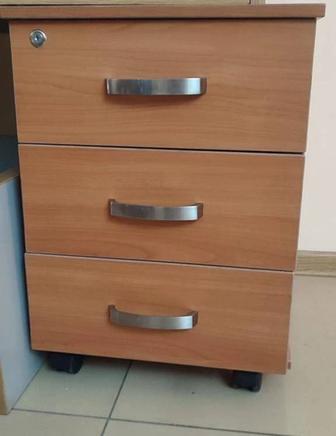 Тумба на колесиках