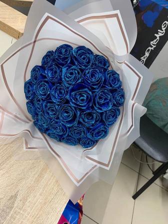 Розы из атласных лент