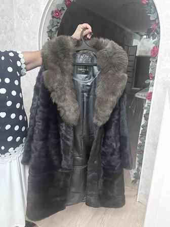 Продам шубу норковую с воротником из соболя