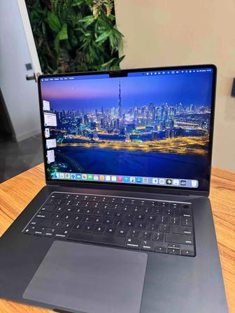 MacBook Air 15 / M2 / 8 / 256
