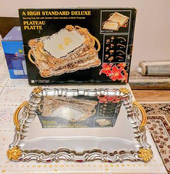 Поднос металлический серебристый с золотистыми ручками новый