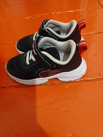 Обувь для мальчиков кроссовки