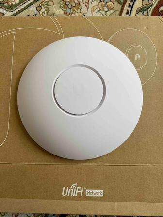 Wi-Fi точка доступа Ubiquiti UAP-AC-LR белый