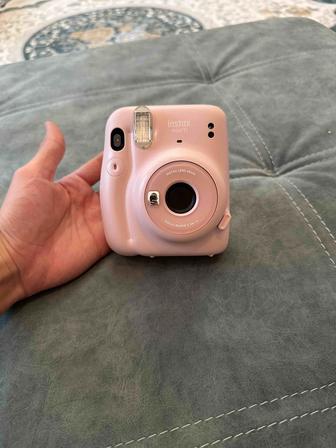 Продам instax mini 11