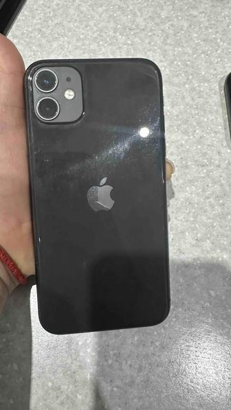 Продам 11 айфон