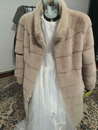 Продам верхнюю одежду