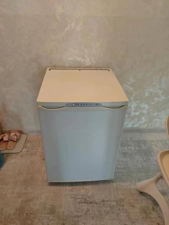 Морозилка продам