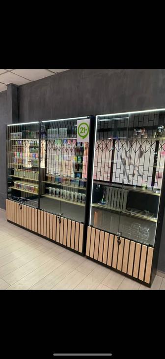 Продаются витрины с подсветкой