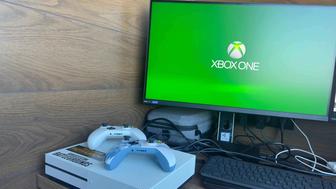 Продам игровую приставку XBOX ONE S 500GB