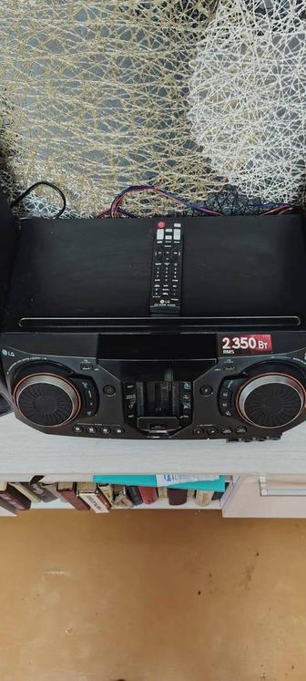 Продам Музыкальный центр