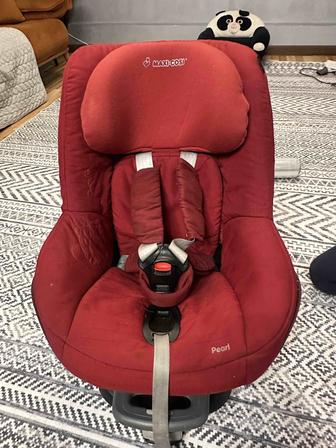 Maxi-Cosi Pearl в комплекте с базой