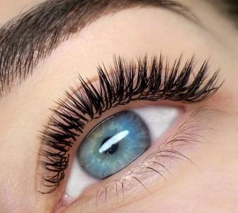 Наращивание ресниц.