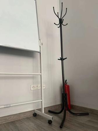 Напольная вешалка