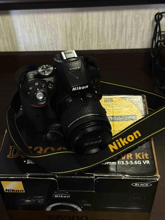 Продам Nikon D5300 с объективами и вспышками
