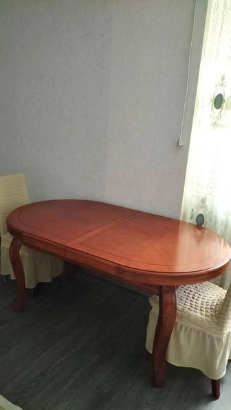 Продаю стол из чистого дерева со стульями