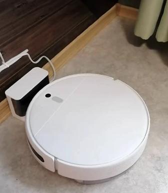 Робот-пылесос Xiaomi Mi Robot Vacuum-Mop 2 Lite