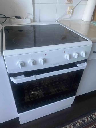 продам б/у электроплиту