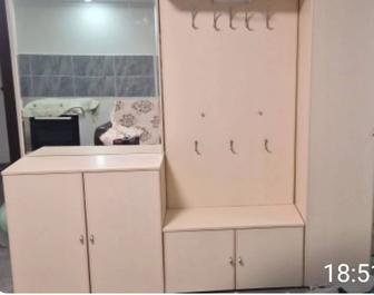 Продам прихожую с зеркалом производитель Россия