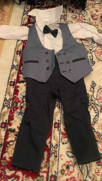 Детские брюки, рубашка и жилет