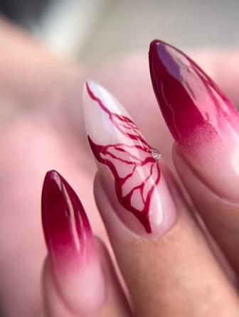 Маникюр и педикюр