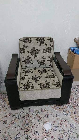 Продается диван и кресла