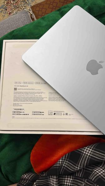 Mac book air 13 2025 м4