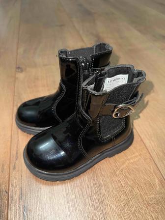 Обувь для девочки в хорошем состоянии