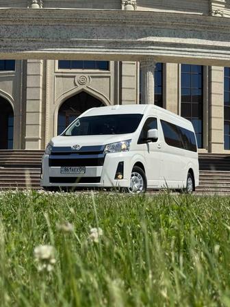 Аренда микроавтобуса Тойота Хайс (Toyota Hiace)