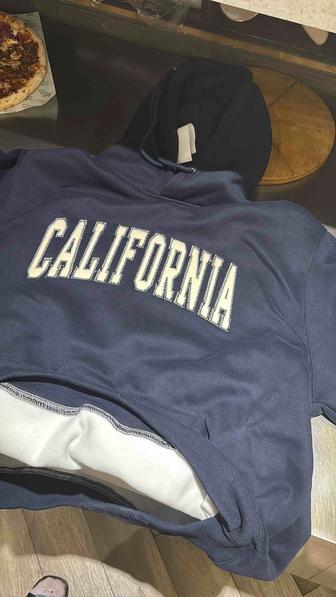 Толстовка и браслет