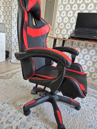 Продам 2 офисные стулья и 1 игровой