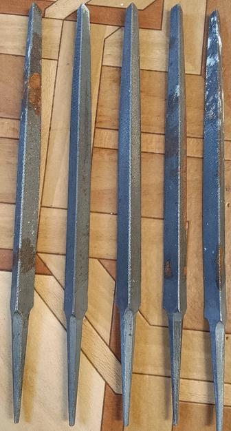 Напильники трехгранные продаю