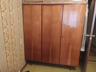 Продам шифоньер