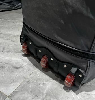 Продам дорожную сумку на колесах, дешево
