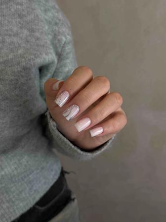 Услуги мастера маникюра.