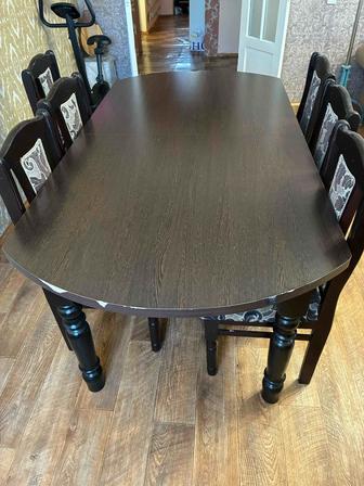 Стол со стульями