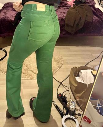 Дешево стильные брюки клеш в идеальном состоянии