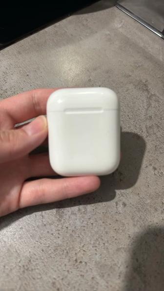 Наушники AirPods