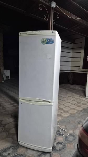 Холодильник LG 185см.