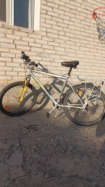 Спортивный горный велосипед