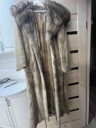 Норковая длинная шуба с капюшоном