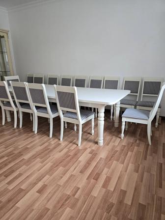 Стол со стульями
