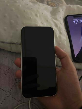 Продам айфон 13 99 аккум