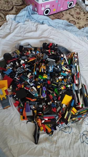 Конструктор Lego , весом 5,5 кг.