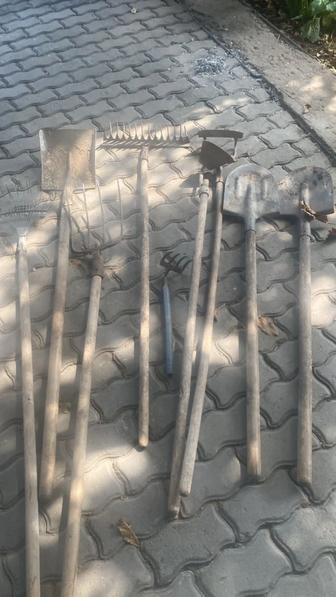 Советские виды, грабли , лопаты