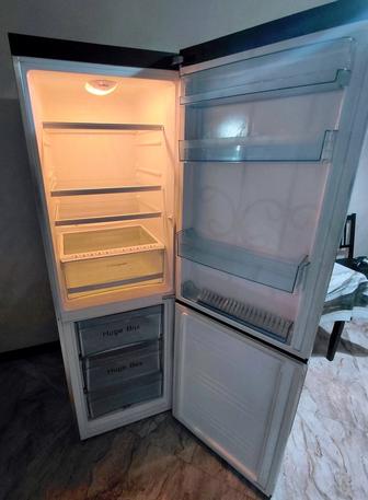 Продам 2х камерный холодильник