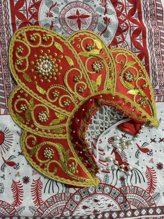 Кокошник красный