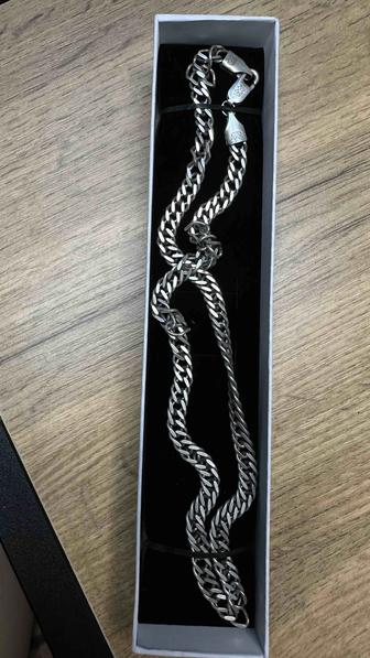 Продам мужскую серебряную цепочку