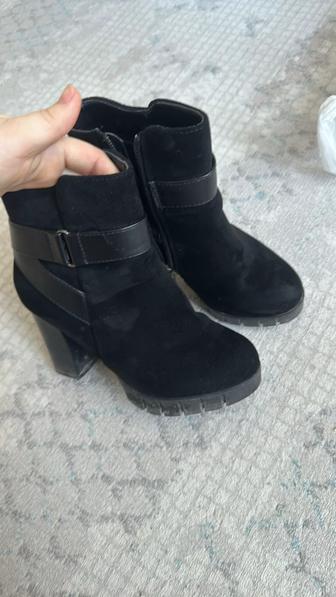 Женские замшевые ботильоны на каблуке,чёрные
