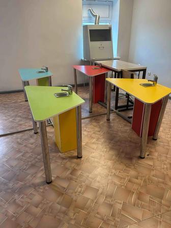 Продам шкаф и парты для химкабинета