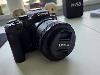 Продам кроп камеру Canon eos R10. В отличном состоянии